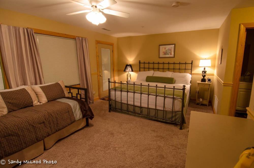 Asheville Cabins Of Willow Winds Екстер'єр фото